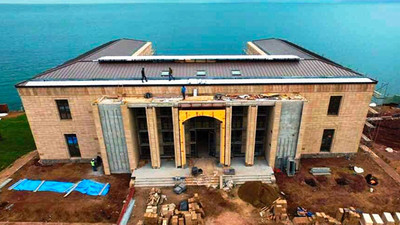 Anayasa profesörü Kaboğlu: Malazgirt törenlerine ev sahipliği yapan Van Gölü kıyısındaki Ahlat Sarayı kaçak