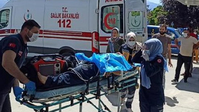 Babası ve babaannesini tüfekle vurdu