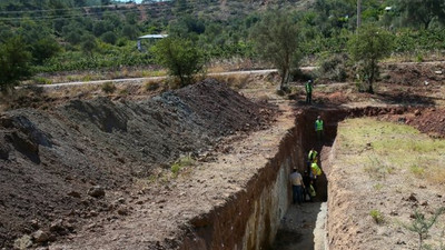 Hendek kazan deprem uzmanları fay hatlarının röntgenini çekiyor