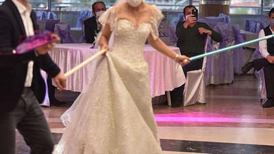 İzmir'de 2 düğünde gelin dahil 5 kişide koronavirüs tespit edildi