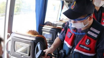 Karantinada olması gereken kişi, şehirlerarası seyahatte yakalandı