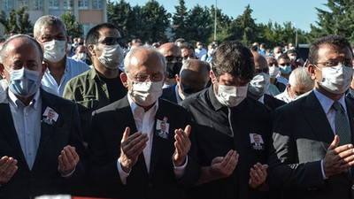 Kemal Kılıçdaroğlu, eski belediye başkanı Cem Kara'nın cenazesinde