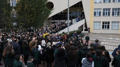 Okulların eğitime, online ya da yüz yüze açılması tartışılırken deprem gerçeği unutuldu