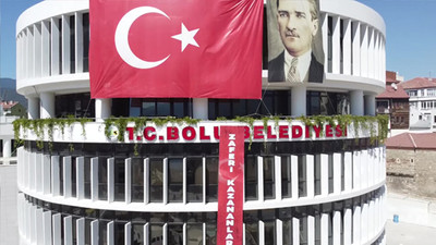 Tanju Özcan'dan 'Zaferi kazananlar kutlar, kaybedenler değil' pankartı