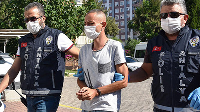 Annesini öldüren katil evlat, komşularıyla dalga geçmiş