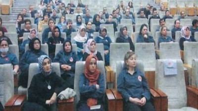 Bakanlıktan sosyal mesafesiz ve maskesiz 'koronavirüs eğitimi'