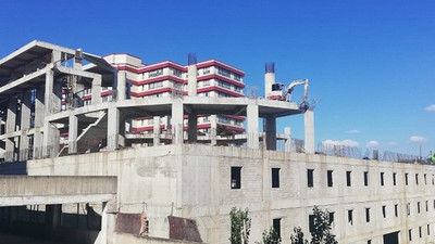 Esenler Belediyesi meclis toplantısında '5 yıldır' bitmeyen cami gündem oldu