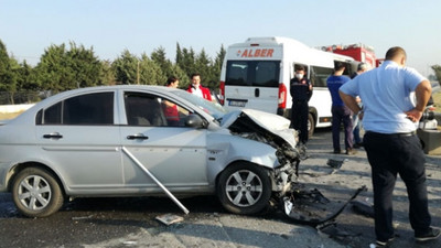 İşçi servisi otomobille çarpıştı: 2'si ağır 7 yaralı