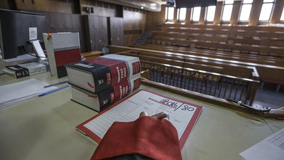 Mübaşir adliyede savcıyı vurdu