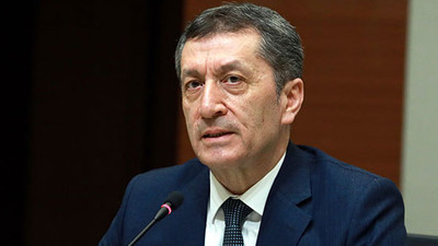 Bakan Selçuk'tan öğretmenlere "fidan dikin" çağrısı