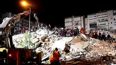 Deprem enkazından 16 saat sonra bir kişi daha çıkarıldı