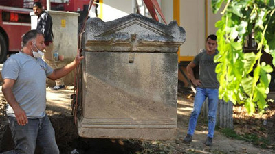 Korumasız halde duran 2 bin yıllık lahit müzeye kaldırıldı