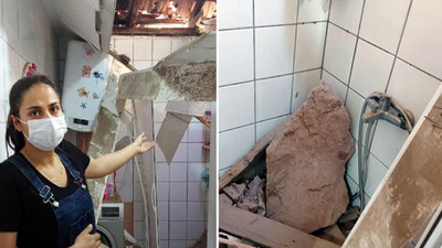 Yamaçtan kopan kaya parçaları eve girdi