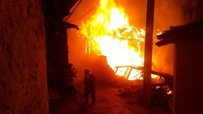 Koruma altında bulunan 200 yıllık evde yangın çıktı