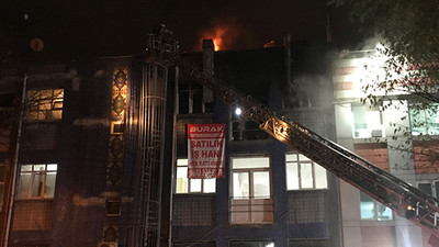 Bayrampaşa'da iş yeri alevlere teslim oldu
