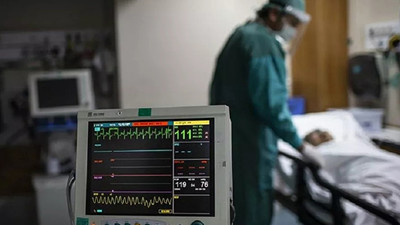 Bilim Kurulu Üyesi uyardı: Hayatını kaybeden genç hastalarımız var