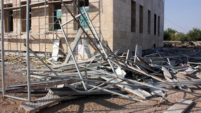 Diyarbakır'da inşaat şantiyesinde beton blok çöktü: 2’si ağır 3 işçi yaralı