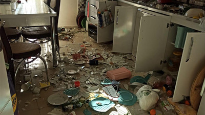 Elazığ'da yaşanan depremin büyüklüğünü yıkılan eşyalar gözler önüne serdi