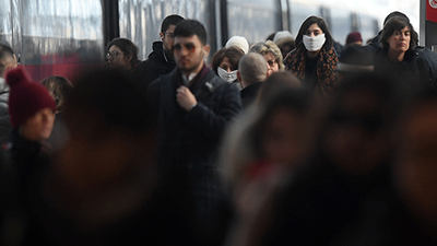 İtalya’da son 24 saatte koronadan 887 kişi öldü