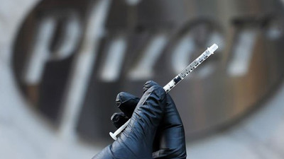 Korkutan gelişme: Pfizer aşısı olan sağlık çalışanı hastaneye kaldırıldı