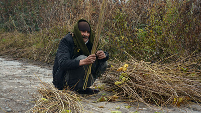 Kuş sepeti yaparak geçimini sağlayan İbrahim amca: Ağzımda kuru ekmek yiyecek diş kalmamış