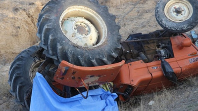 Manisa'da traktörün altında kalan sürücü öldü