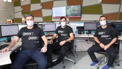 Mardin İl Emniyeti’nde üniformayı çıkaran polis, 'OHH! OHH!' yazılı tişört giydi