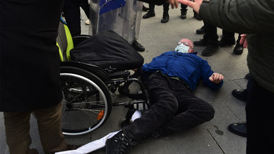 Polisin tekerlekli sandalyeden düşürdüğü HDP'li Piroğlu konuştu