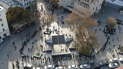 Sosyal mesafesiz umut kuyruğu