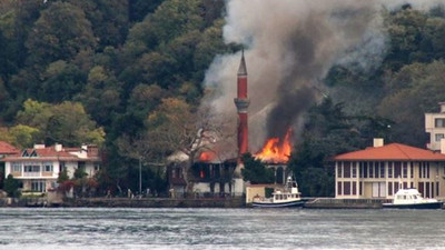 Tarihi Vaniköy Camisi'nde çıkan yangında yeni gelişme