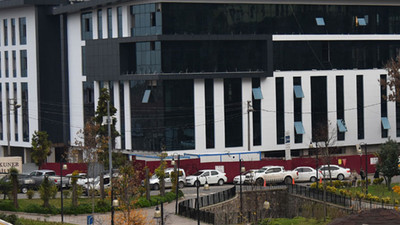 AKP’li belediye ısrarlar sonucu T.C. ibaresini tabelasına geri ekledi 