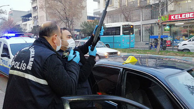 Araç kullanırken pompalı tüfekle kendini vurdu