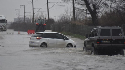 Edirne'de ev ve iş yerlerini su bastı