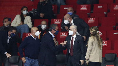 Fenerbahçe Galatasaray derbisinde ayakta alkışlanan görüntü