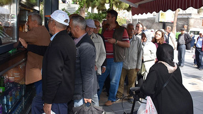 Halk Ekmek önünde yoksulluk kuyruğu