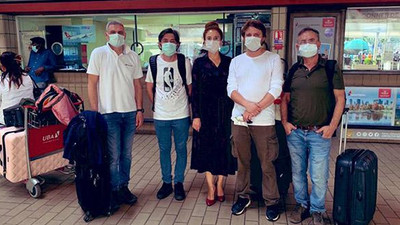 Korsanların kaçırdığı gemiden kurtulan mürettebat yurda dönüyor