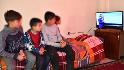 Memleketten acı manzaralar: Tablet için alyansını satan anneler var