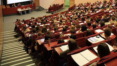 Öğrencilere zorunlu tutulan paralı sistemi şikayet etti, hakkında soruşturma açıldı