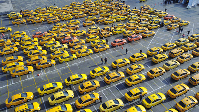 Taksimetre güncelleme sırasındaki taksiler havadan görüntülendi