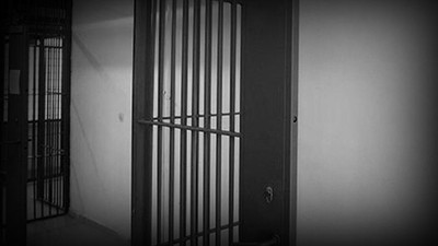 Cezaevlerindeki çıplak arama Meclis raporlarından çıktı