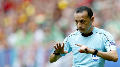 Cüneyt Çakır 21. yüzyılın en iyi ikinci hakemi seçildi