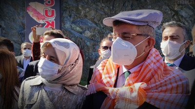 Davutoğlu: Ailelerini siyasetin içine sokanlar, onları düşünmekten devleti düşünemez hale geldiler