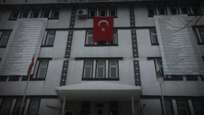 'Komünist Başkan' gelir-gider tablosunu yine belediyeye astı