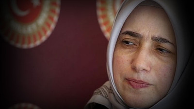 Özlem Zengin: Türkiye'de kadınlar zor birleşiyor