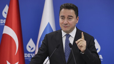 Ali Babacan müdahale etti: DEVA Partisi kongresinde gazeteciler ve görevliler arasında gerginlik