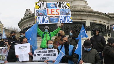 Fransa'da Uygur Türklerine destek protestosu