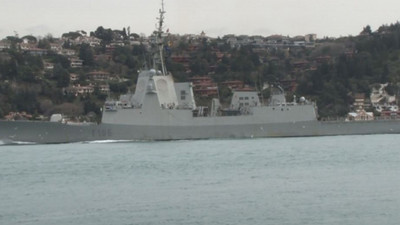 İspanya savaş gemisi İstanbul Boğazı'ndan geçti