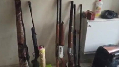 Kaçak diş muayenehanesi silah deposu çıktı