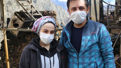 Nişanlı çift yangın enkazında altınlarını aradı