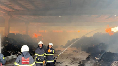 Tekstil deposunda yangın çıktı